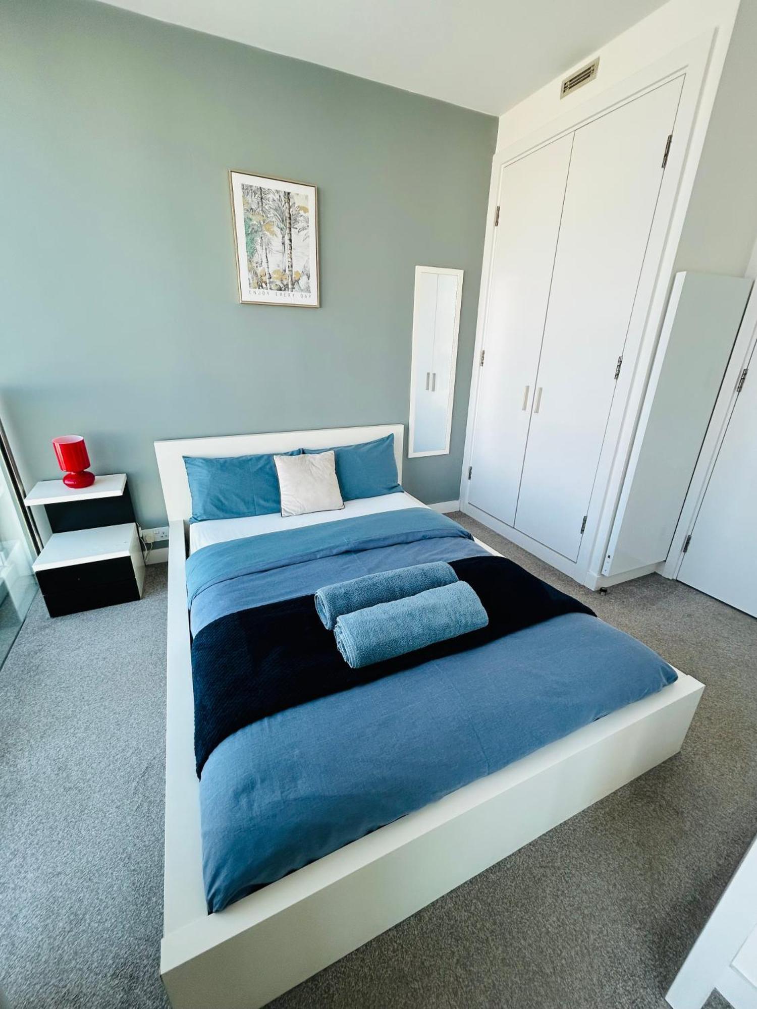 Centre, 1-bedroom * Birmingham